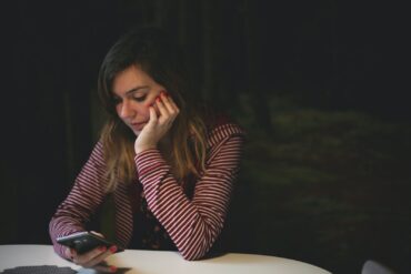 Reconnecting with your ex: what to text?