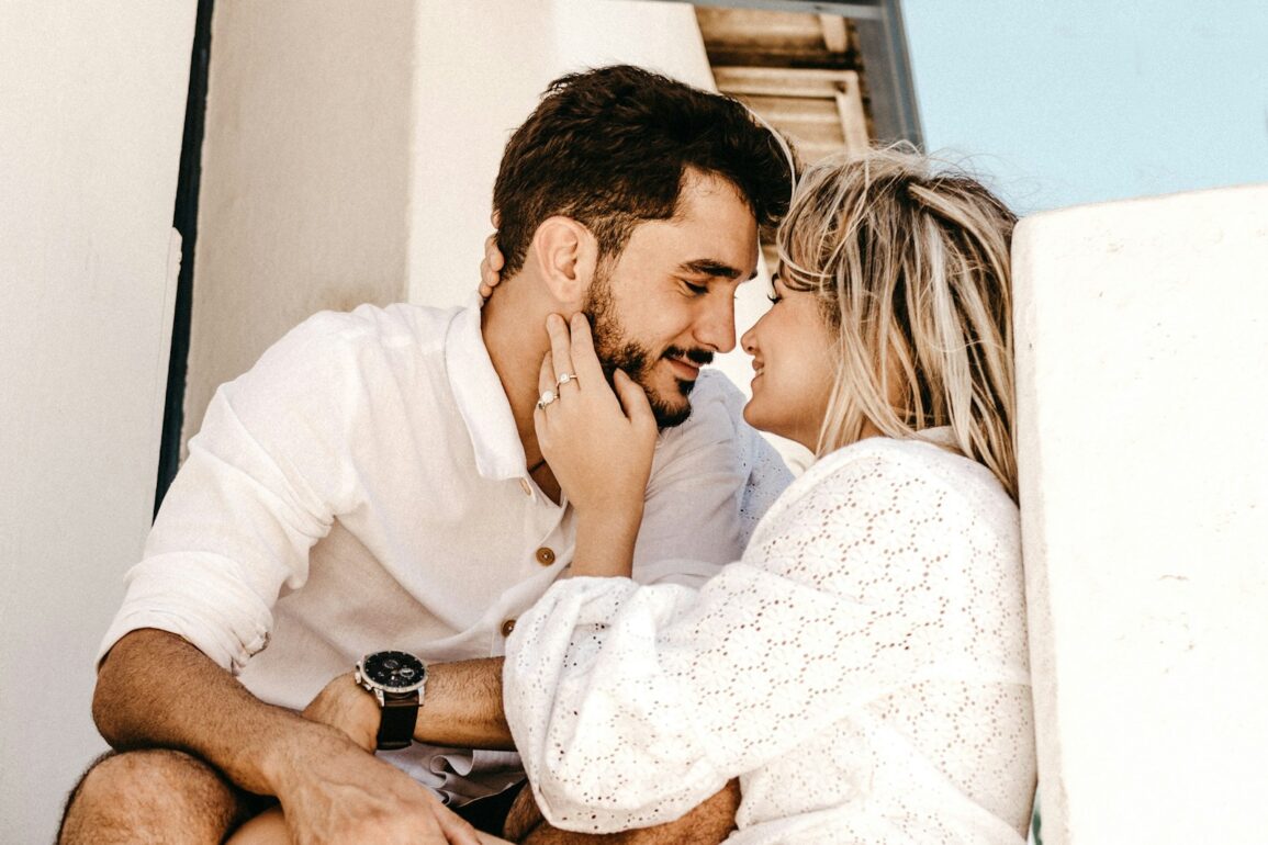 How a Leo Man Tests a Woman's Love: 11 Tactics Revealed