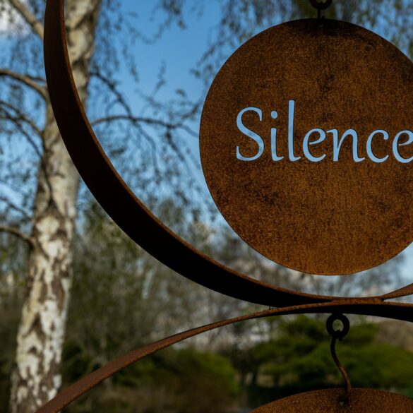 How long should silent treatment last? Here's how many days of silence is too many for your relationship